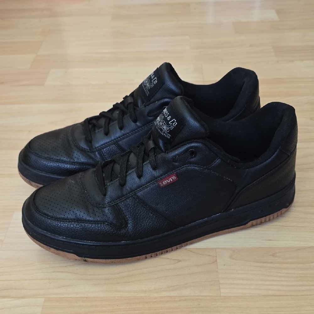 Levi's Miles Black Sneakers Classic Low-Top Design Size 10.5